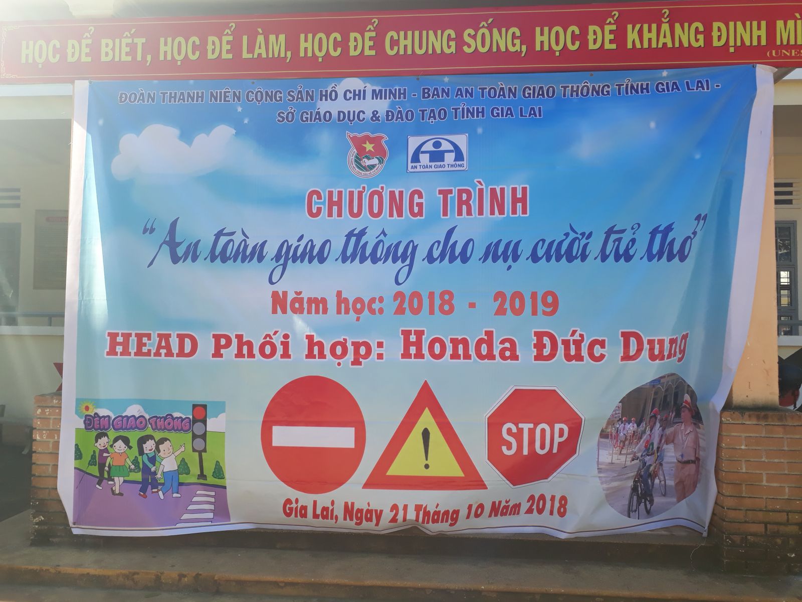 CHƯƠNG TRÌNH “AN TOÀN GIAO THÔNG CHO NỤ CƯỜI TRẺ THƠ” NĂM HỌC 2018-2019